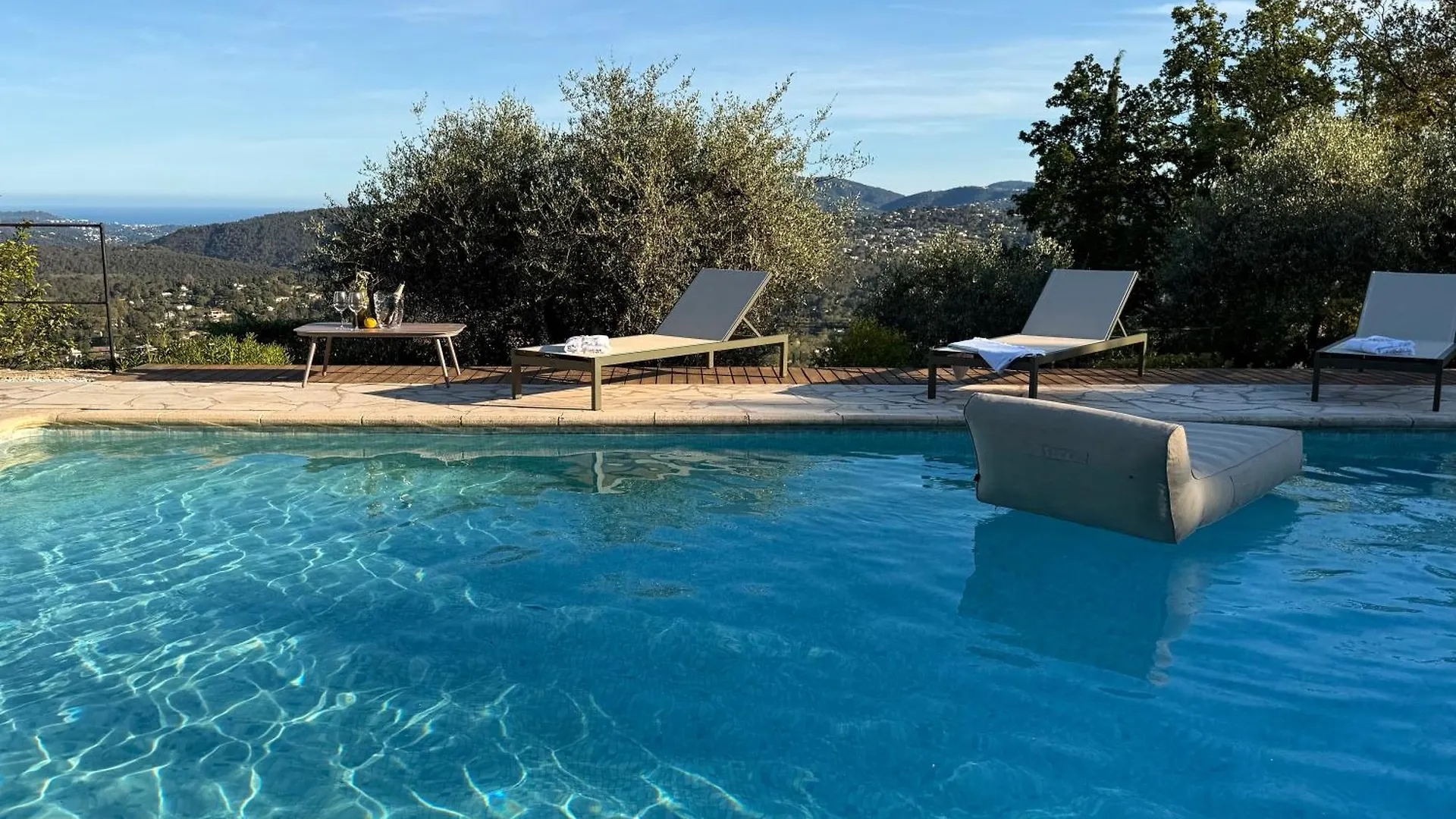 Villa Plen Souleu - Vue Epoustouflante - Luxe Et Authenticite Cabris